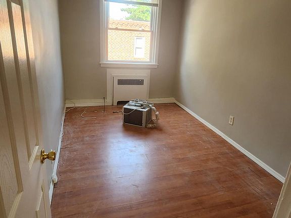 5th image of 557 E Comly St Floor 2
