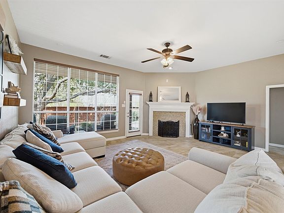 3rd image of 1211 Golf Club Dr
