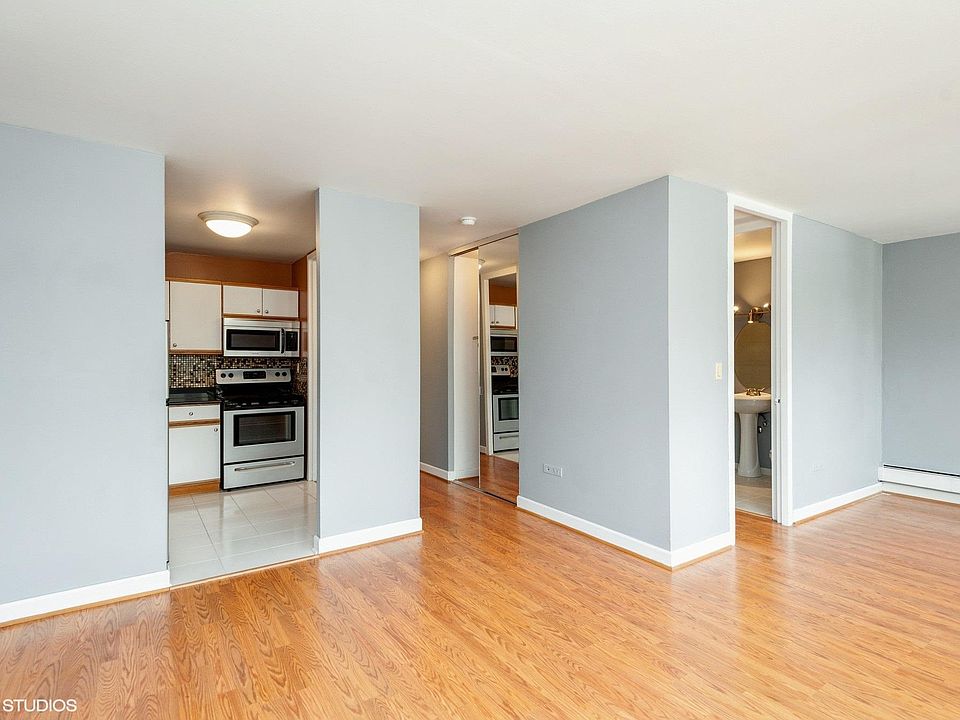 1st image of 1344 N Dearborn Pkwy #13E
