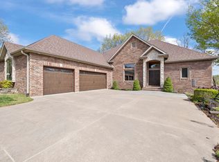 1619 E Wood Oaks Street, Springfield, MO 65804