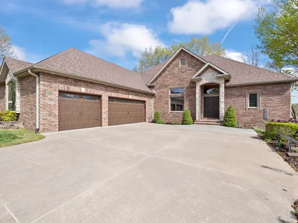 1619 E Wood Oaks Street, Springfield, MO 65804