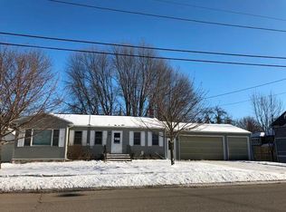 106 N Maple St, Black Creek, WI 54106
