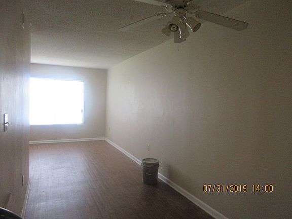 4th image of 1600 Park Cir #1104-1