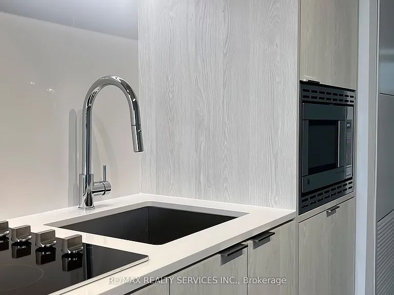 86 Dundas St E #1320 — Photo 10