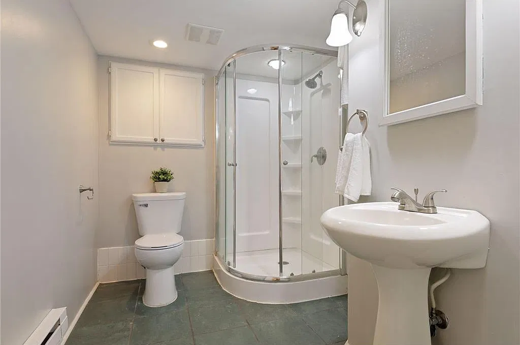 6 bed, $3,350 — Photo 4
