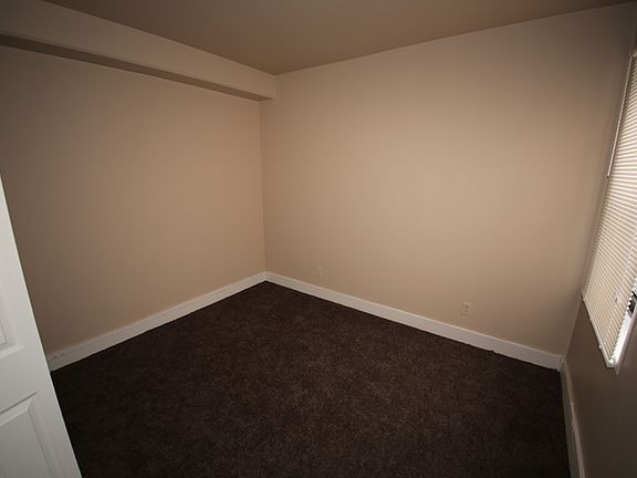 5th image of 35 College Ct
