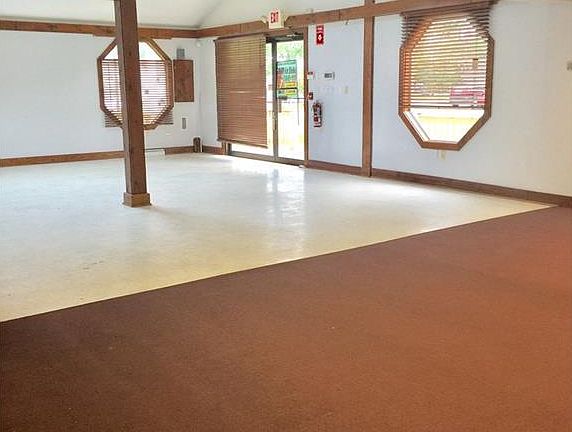 2nd image of 17762 Mahoning Ave