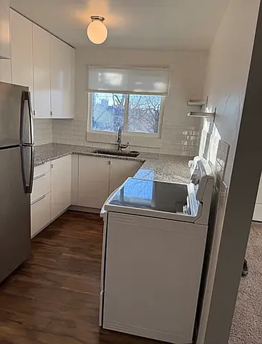 428 E 5th Ave #8 Photo 1