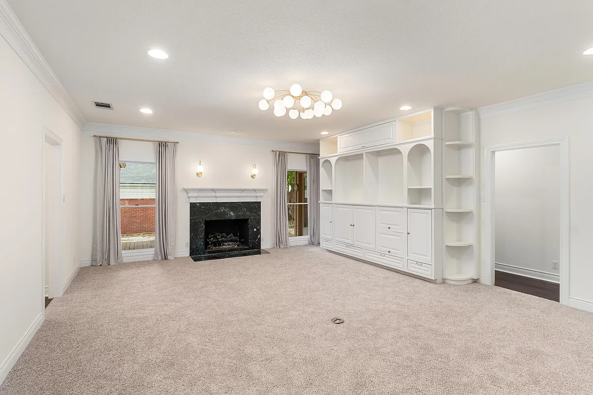 Building Photo - 6002 Ascot Cv