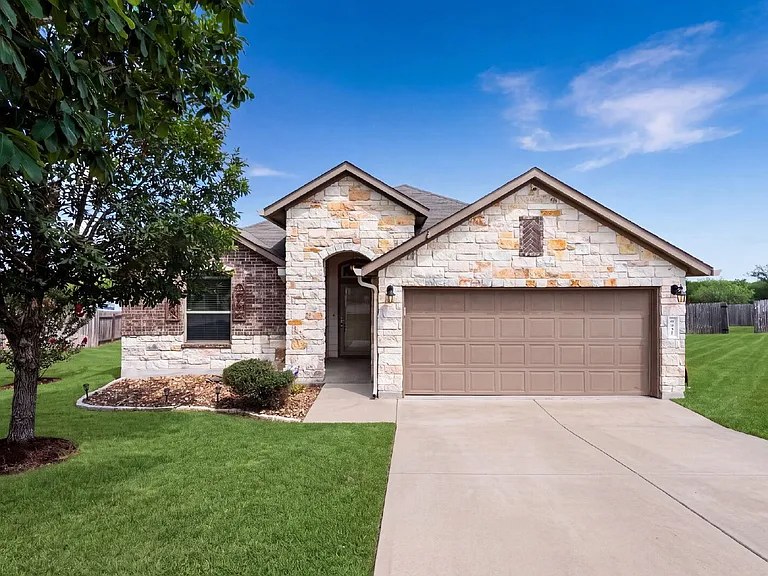 6097 Heron Dr — Photo 2