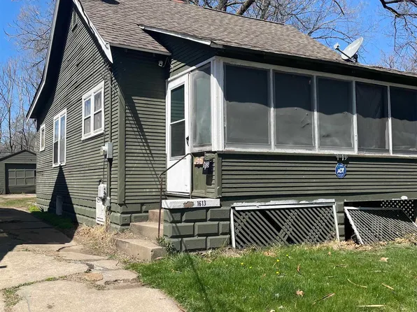 1613 S Arago St, Peoria, IL 61605