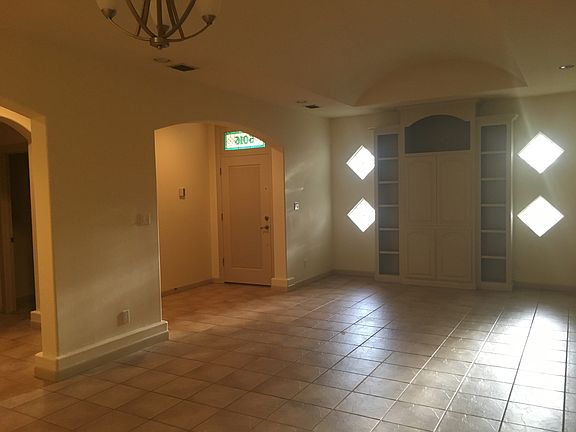 Living room/dining