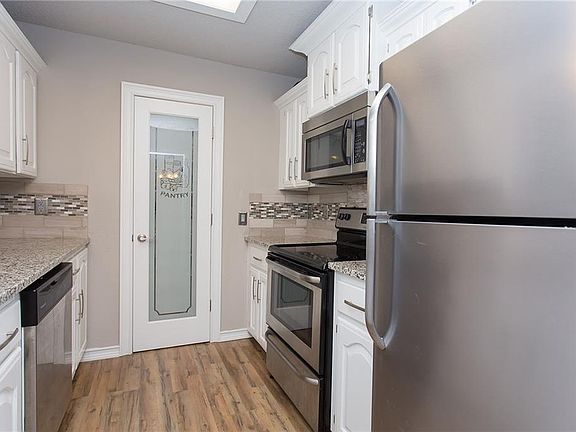 4th image of 12 Wimbledon Way