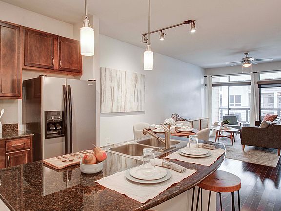 2nd image of 1111 Post Oak Blvd #10523