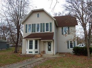 425 E 1st St, Litchfield, MN 55355