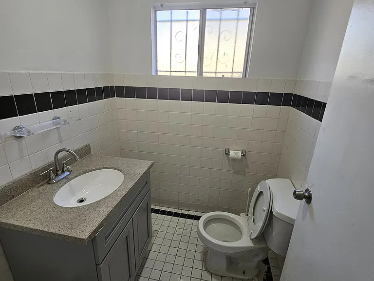 325 N Normandie Ave — Photo 24