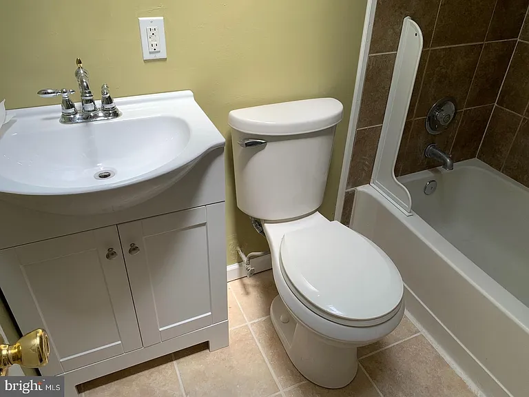 881 Wedgewood Dr — Photo 14