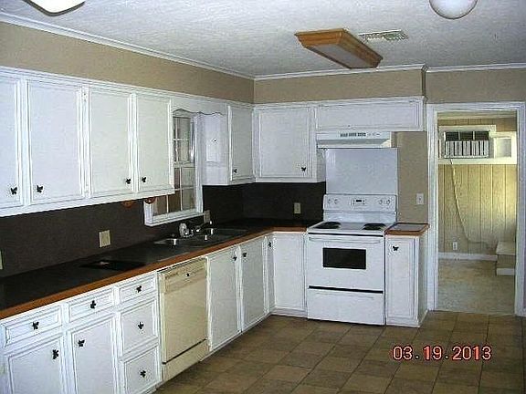 3rd image of 312 E Claude St