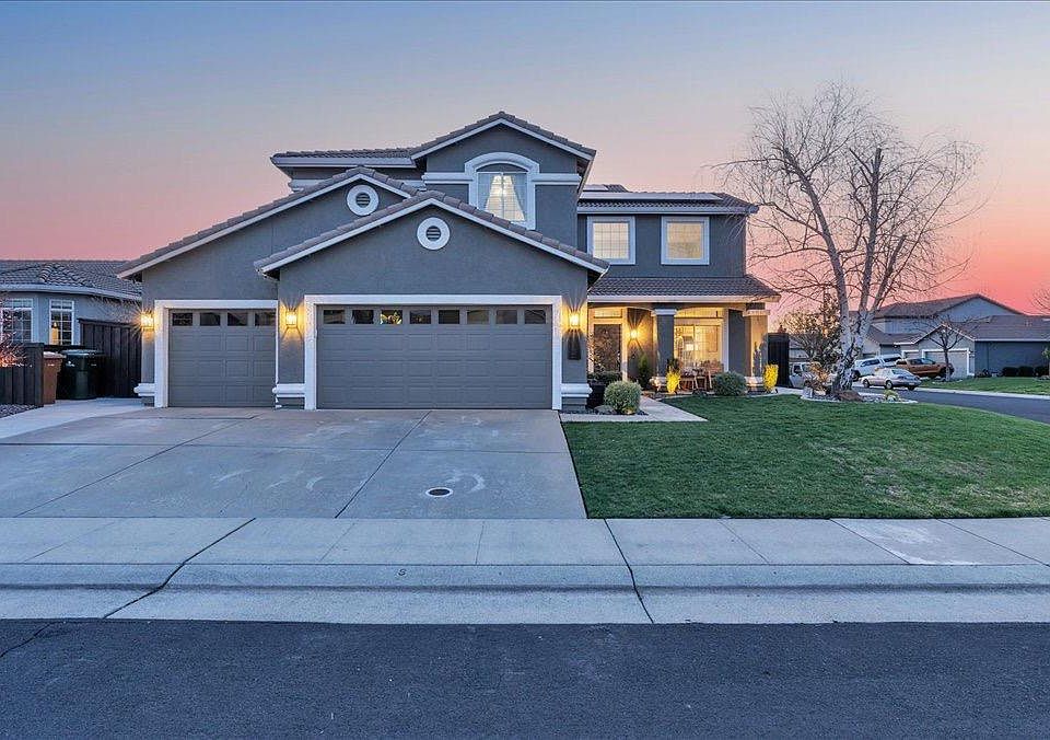 1st image of 212 Mariner Cir