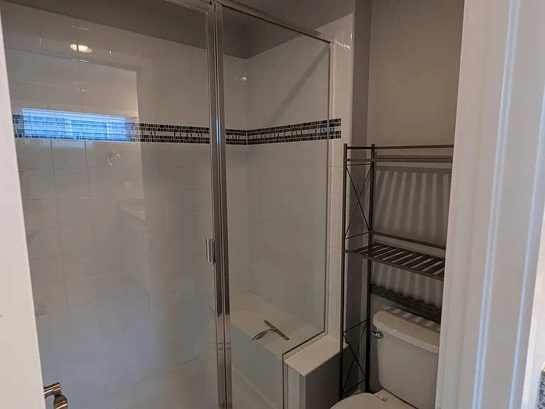 3rd Floor - Master Bathroom