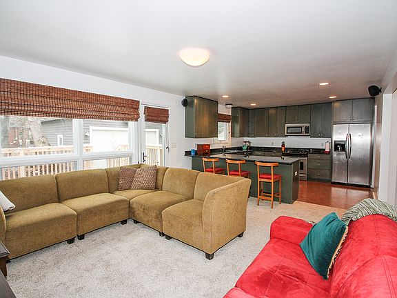 5th image of 10114 Nadine Ave