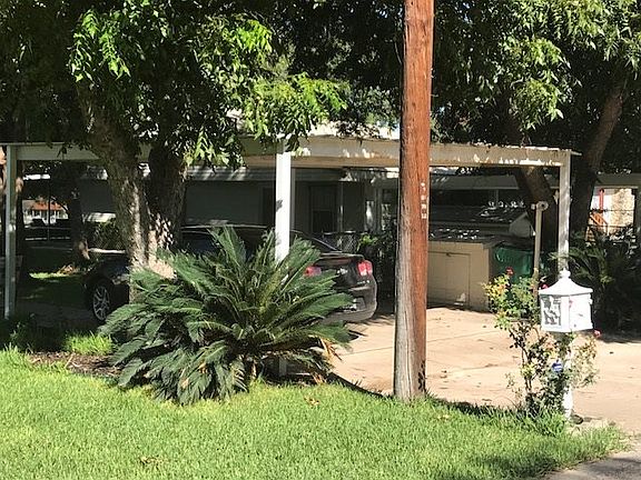 2nd image of 1000 S Lakeside Dr