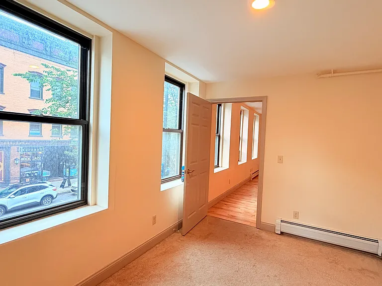 191 College St #203 — Photo 14