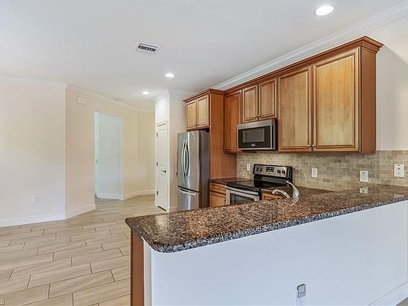 4th image of 1578 Oceania Dr S