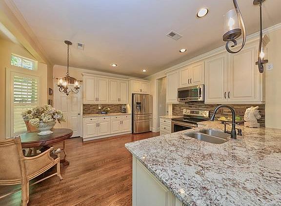 4th image of 419 Catalina Dr
