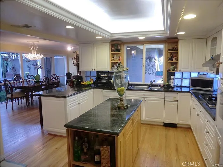 834 Delaware Rd — Photo 6
