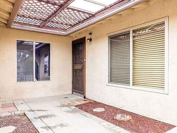 3rd image of 117 S Holly Canyon Dr