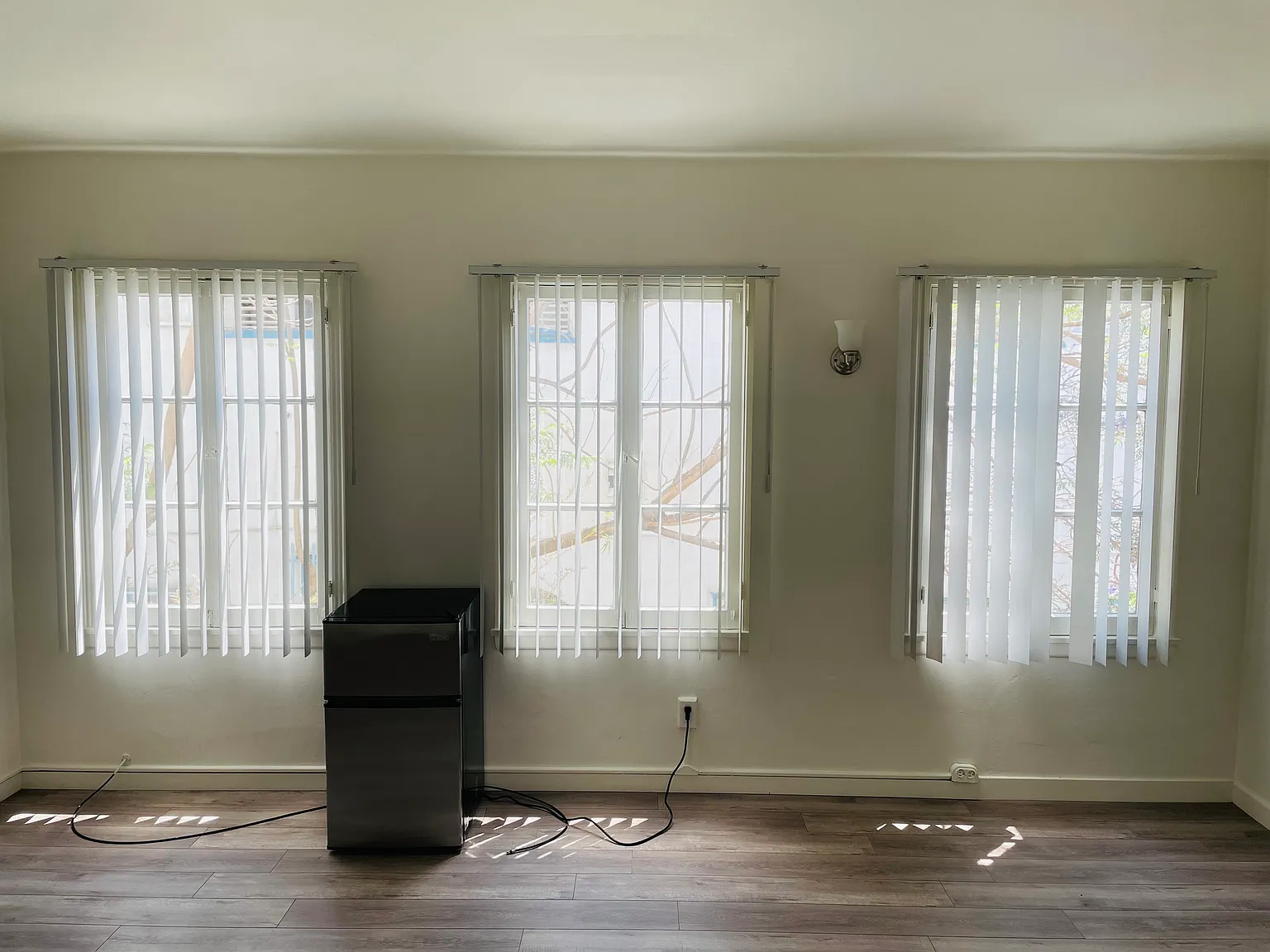 10809 Lindbrook Dr — Photo 2