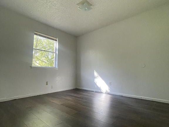 4th image of 1208 Urbantke Ct #6