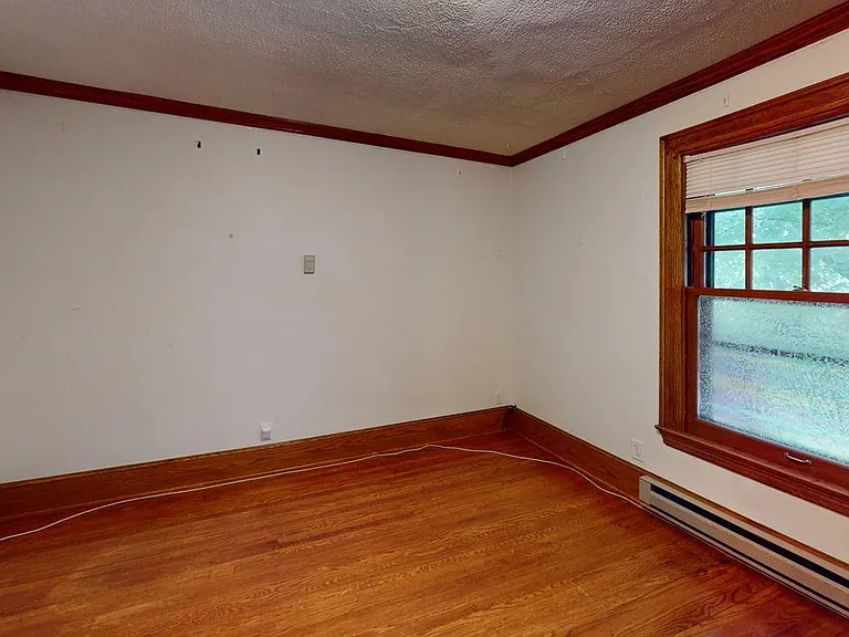 1052 Baldwin Ave — Photo 38