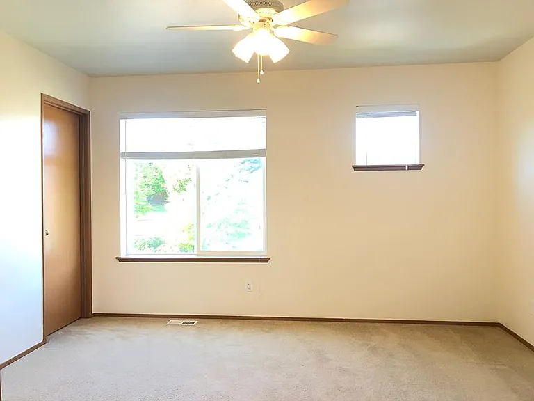 571 NW Nesvik Way — Photo 8