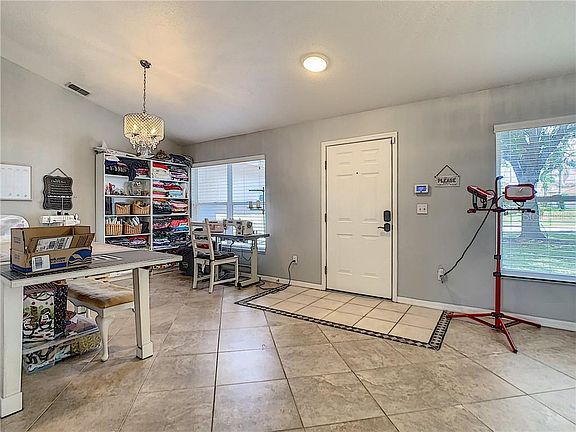 4th image of 1006 Chateau Cir