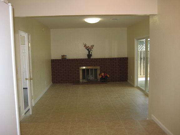 3rd image of 2294 Tampa Way