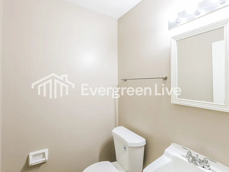 2466 Saturn Dr — Photo 7