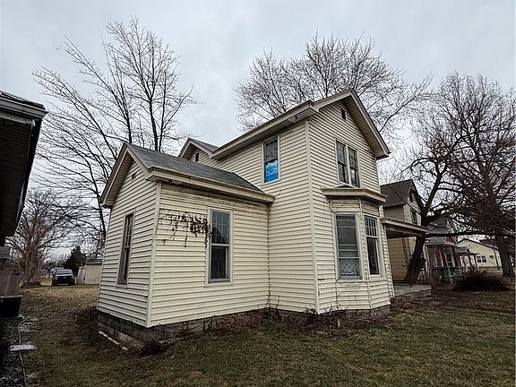 3rd image of 116 W Walnut Street