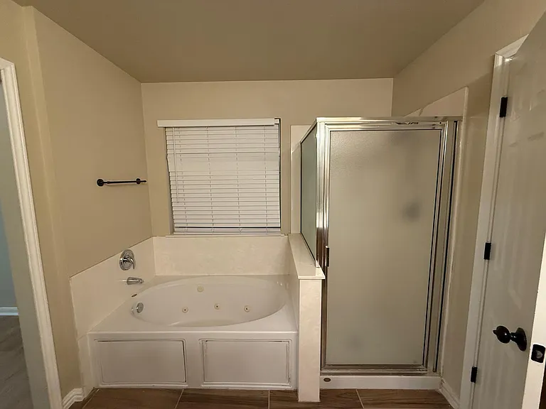 11505 Emerald Falls Dr — Photo 30