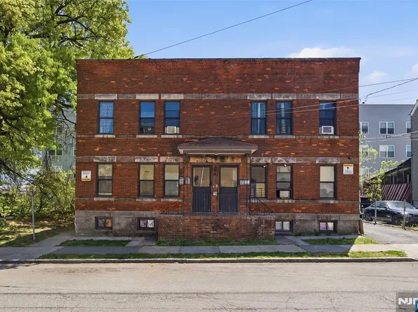 294-300 Governor St, Paterson, NJ 07501