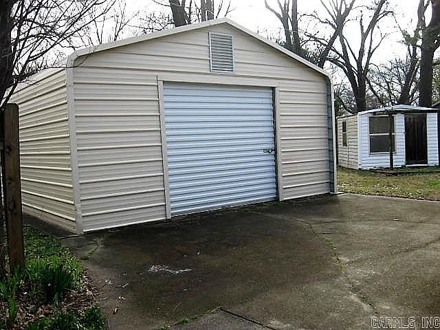 2nd image of 1001 W Rollison St