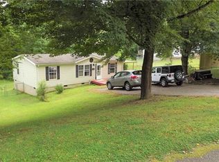 207 Rolling Oaks Dr, Hendersonville, NC 28791