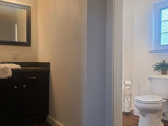 Main Fl Bath/Ldry Tile
