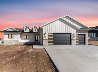 2704 S Galena Ave, Sioux Falls, SD 57110