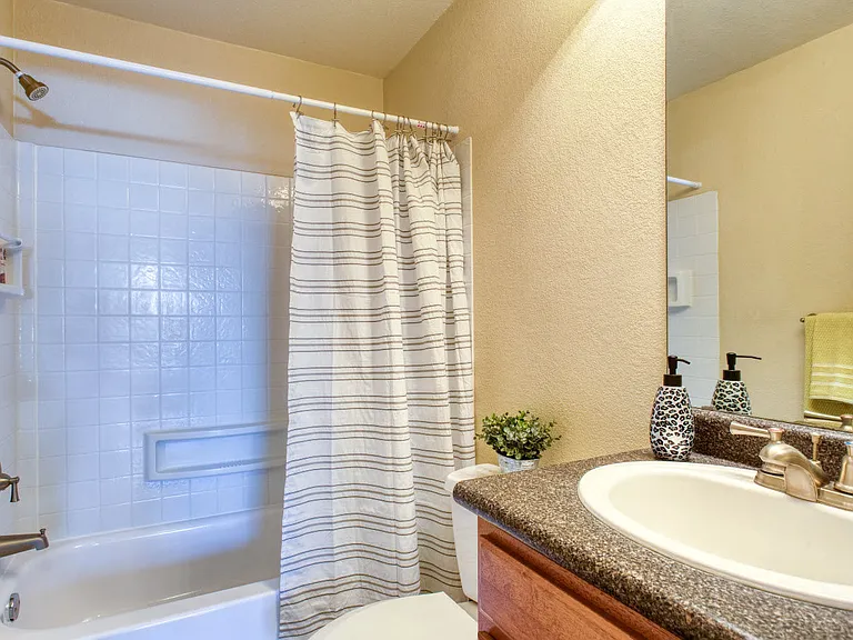 IMT Pleasant Hill — Photo 17