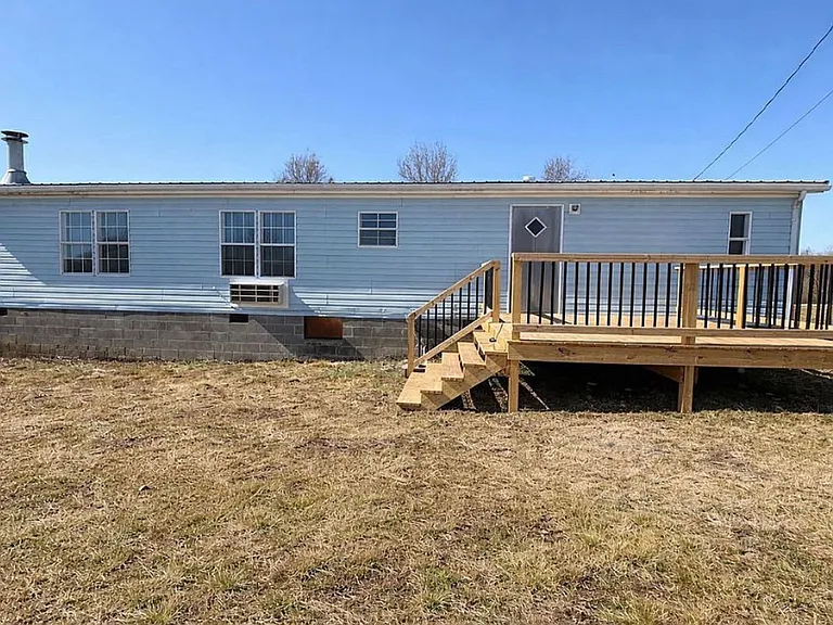 202 One Tree Ln — Photo 15