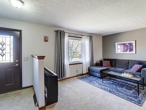 4th image of 161 Collingwood Dr