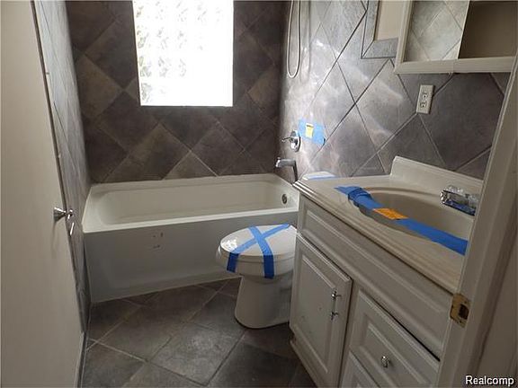 5th image of 5525 S Aylesbury Dr
