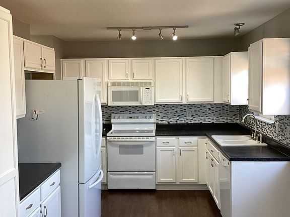 4th image of 8289 N Revere Ave Unit 24-B